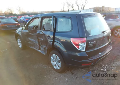 2010 Subaru Forester 2.5X z USA, uszkodzony, nr VIN JF2SH6AC2AH753465